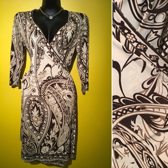 👗Beautiful Wrap Dress👗 Fits up to size Medium - Picture 3 of 3